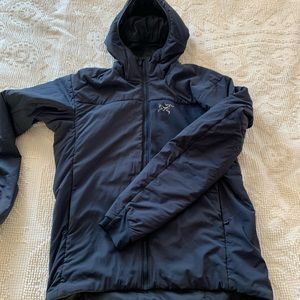 Mens Arc’teryx Proton LT insulated jacket. Mens size large.